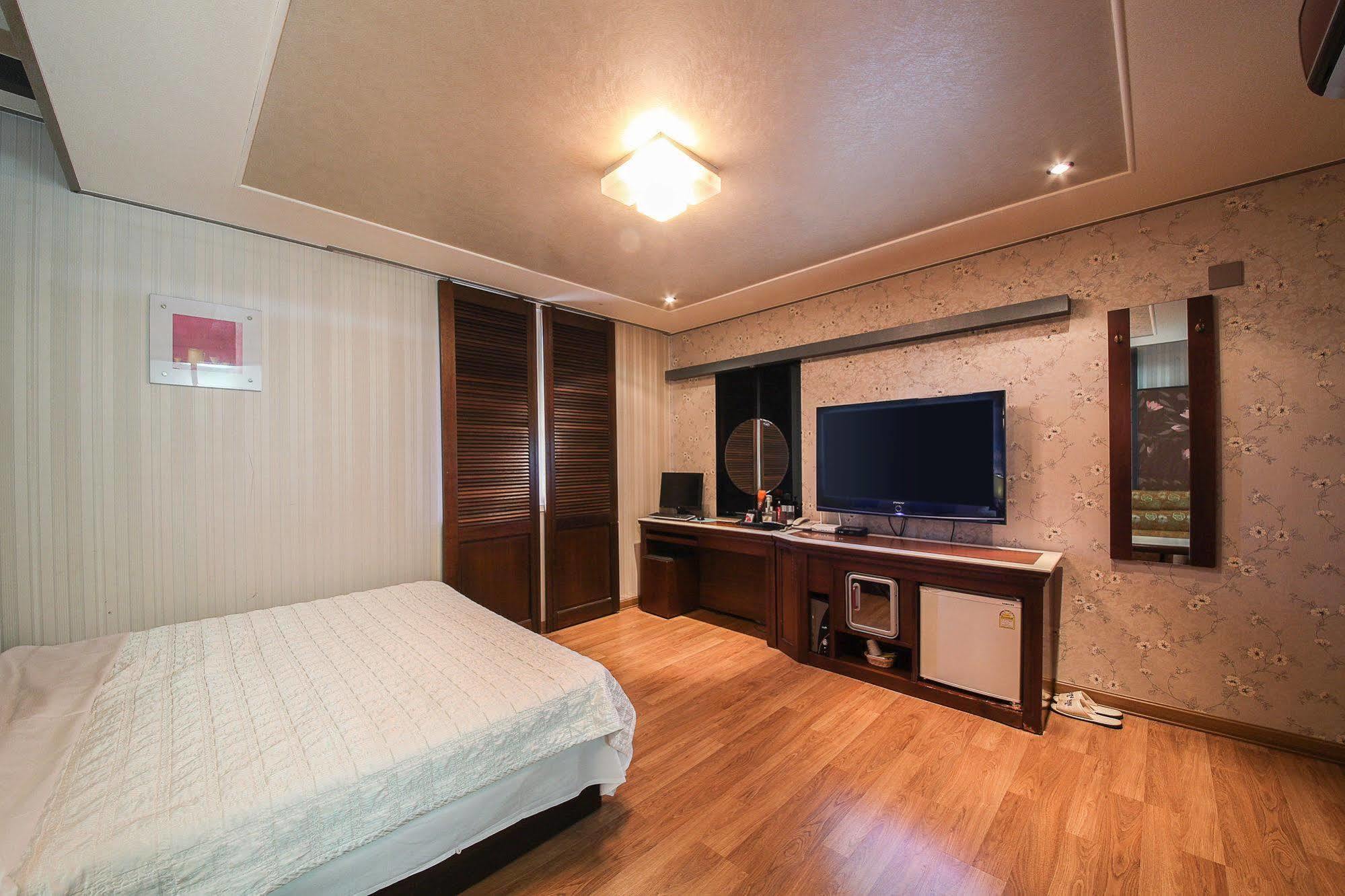 N Motel Mg Stay Kjongdžu Exteriér fotografie